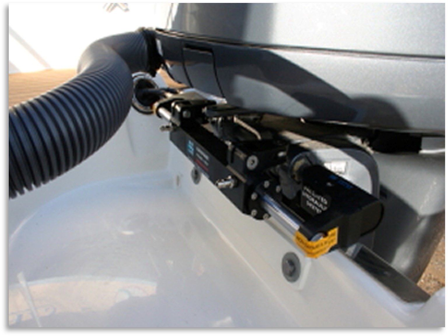 Mavimare Evolution Outboard Hydraulic Steering - Click to buy now